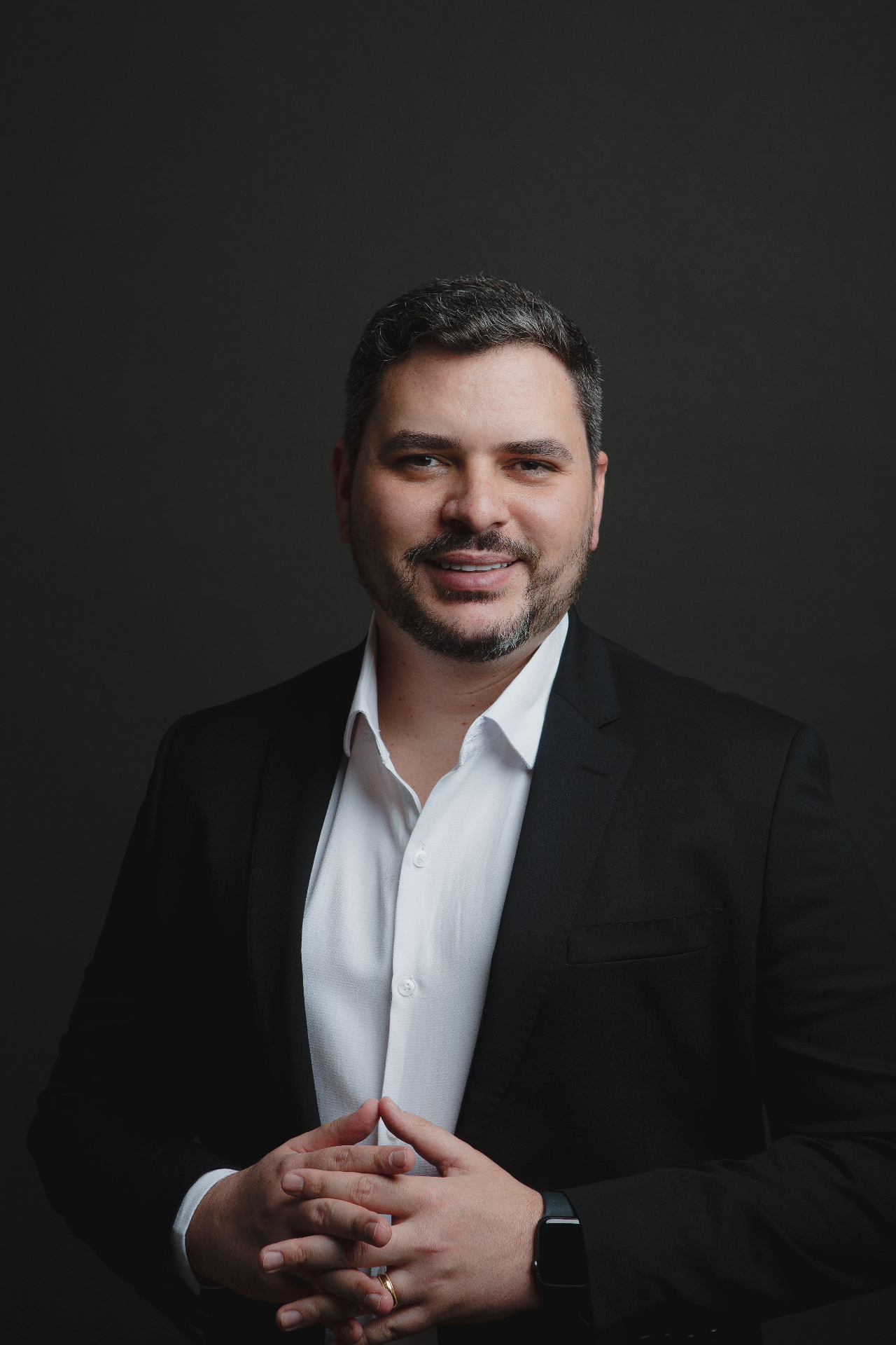 Consultório médico de ortopedia com modelo anatômico do pé